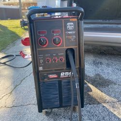 Lincoln Elctronic POWER MIG 256 Welding Machine