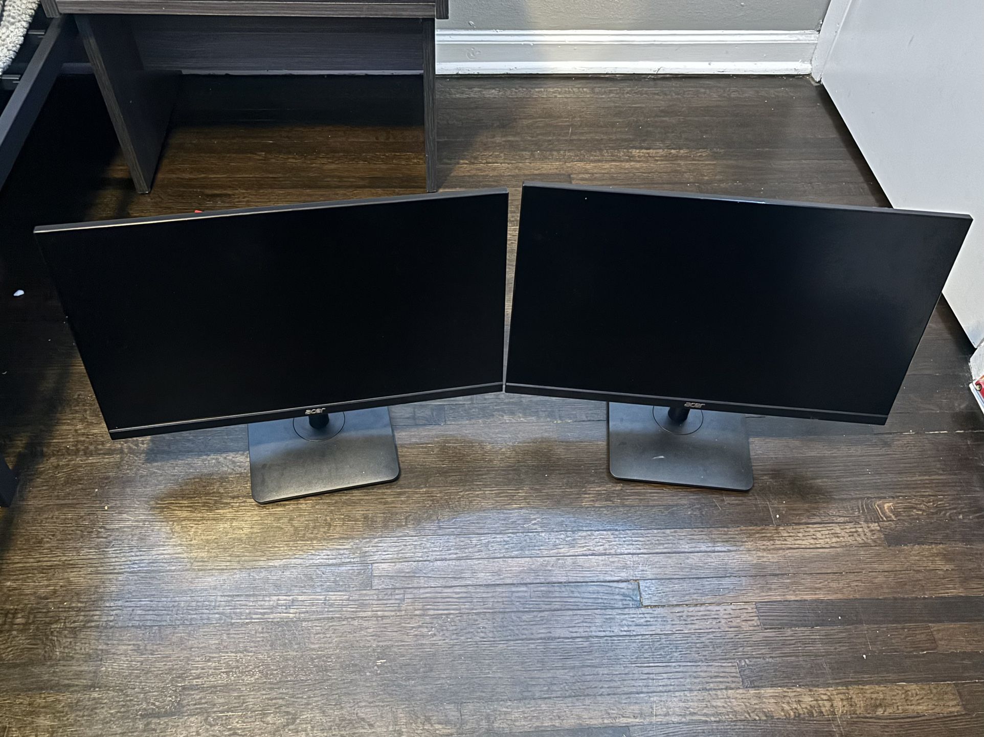 Two Acres Monitors & Pc