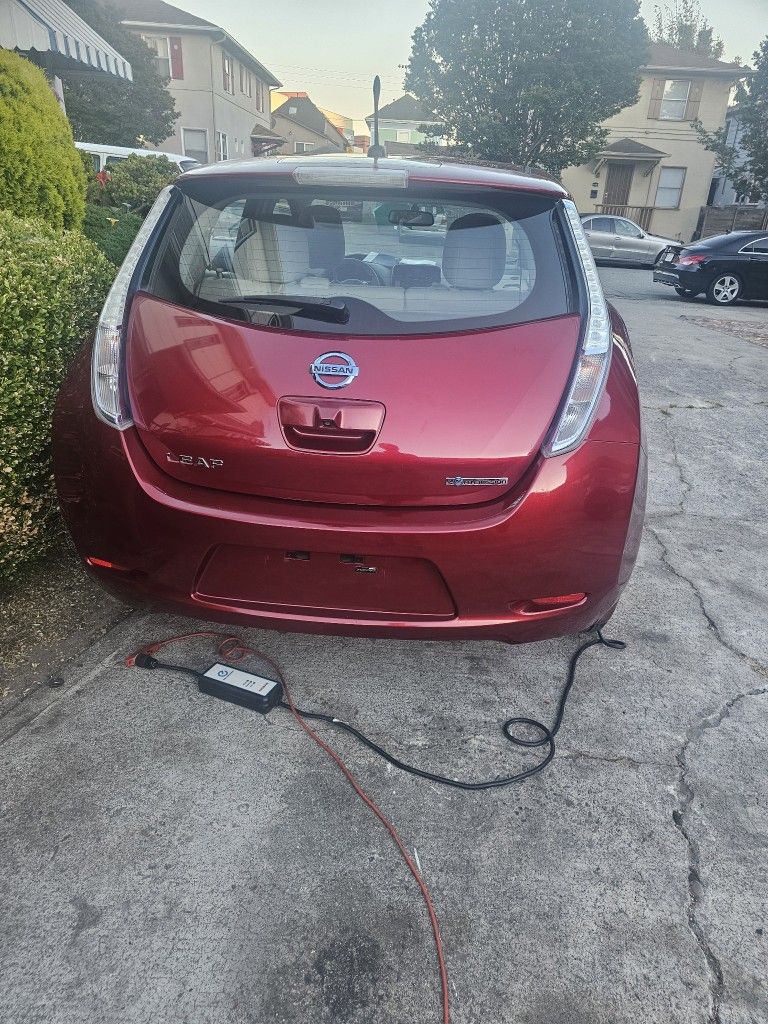 2011 Nissan electric Leaf