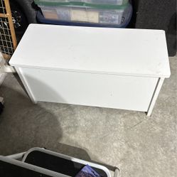 White Chest Seat