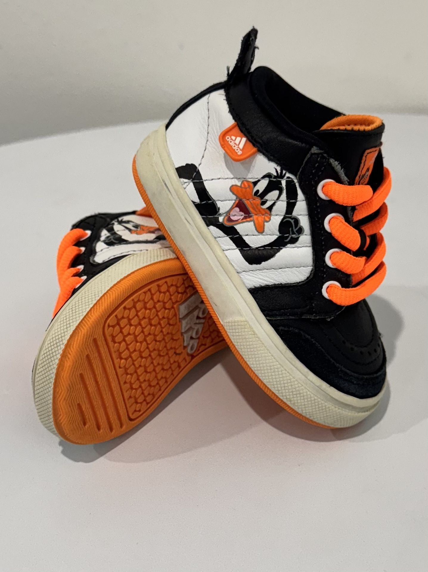 Adidas x Looney Tunes Toddler Shoes – Size 4K