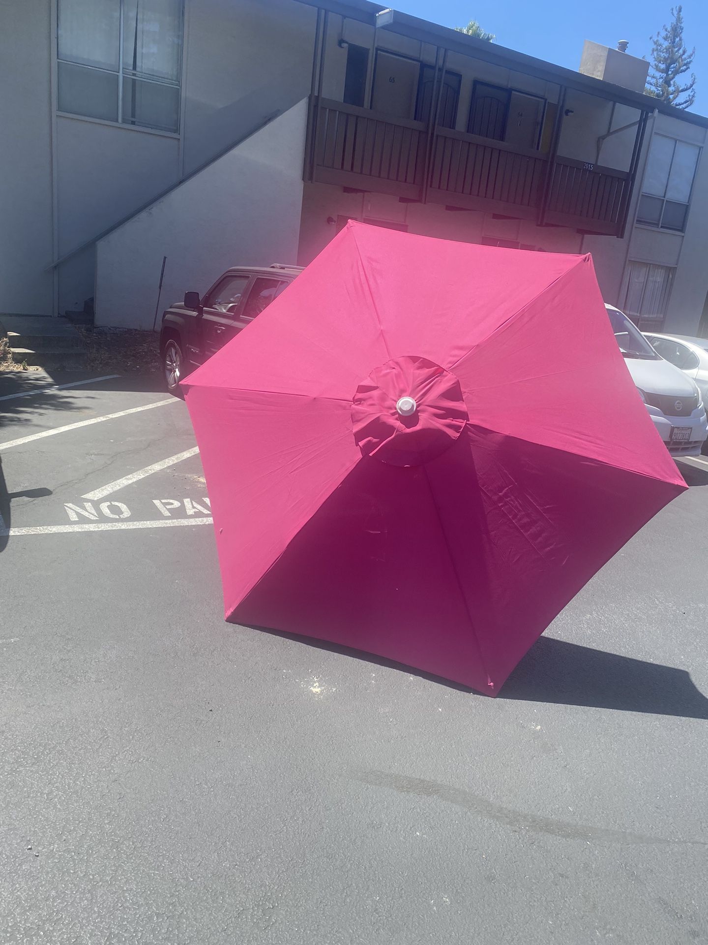 10 Ft Large Sturdy Canopy Beach Umbrella $25