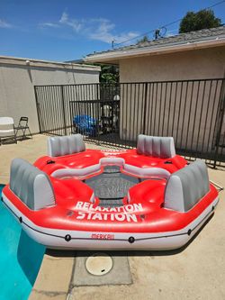 The Pacific Paradise Relaxation Water Raft Boat