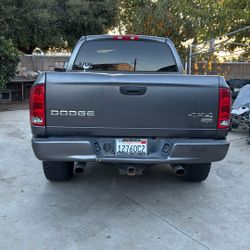 Dodge Ram 1500 4+4 Laramie