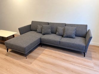 Dania Grey Sectional Sofa with Chaise