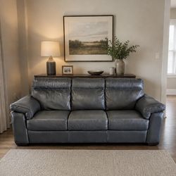 *Like New* Italian Leather Natuzzi Editions Gray Elegant Sofa (Free Delivery 🚚)