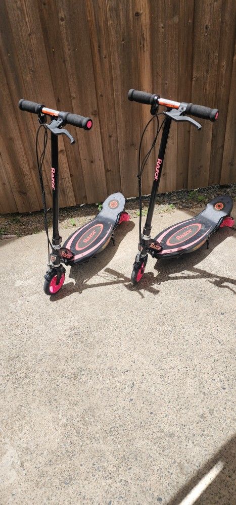 Kids Razor scooters 40 $ Each Need A Battery Maybe And Charger