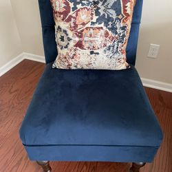 Beautiful Accent Chair, Pillow And Ottomans 