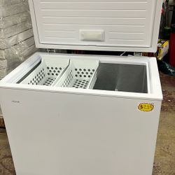 Vissani 7.0 Cu Ft Chest Freezer With Led Light 