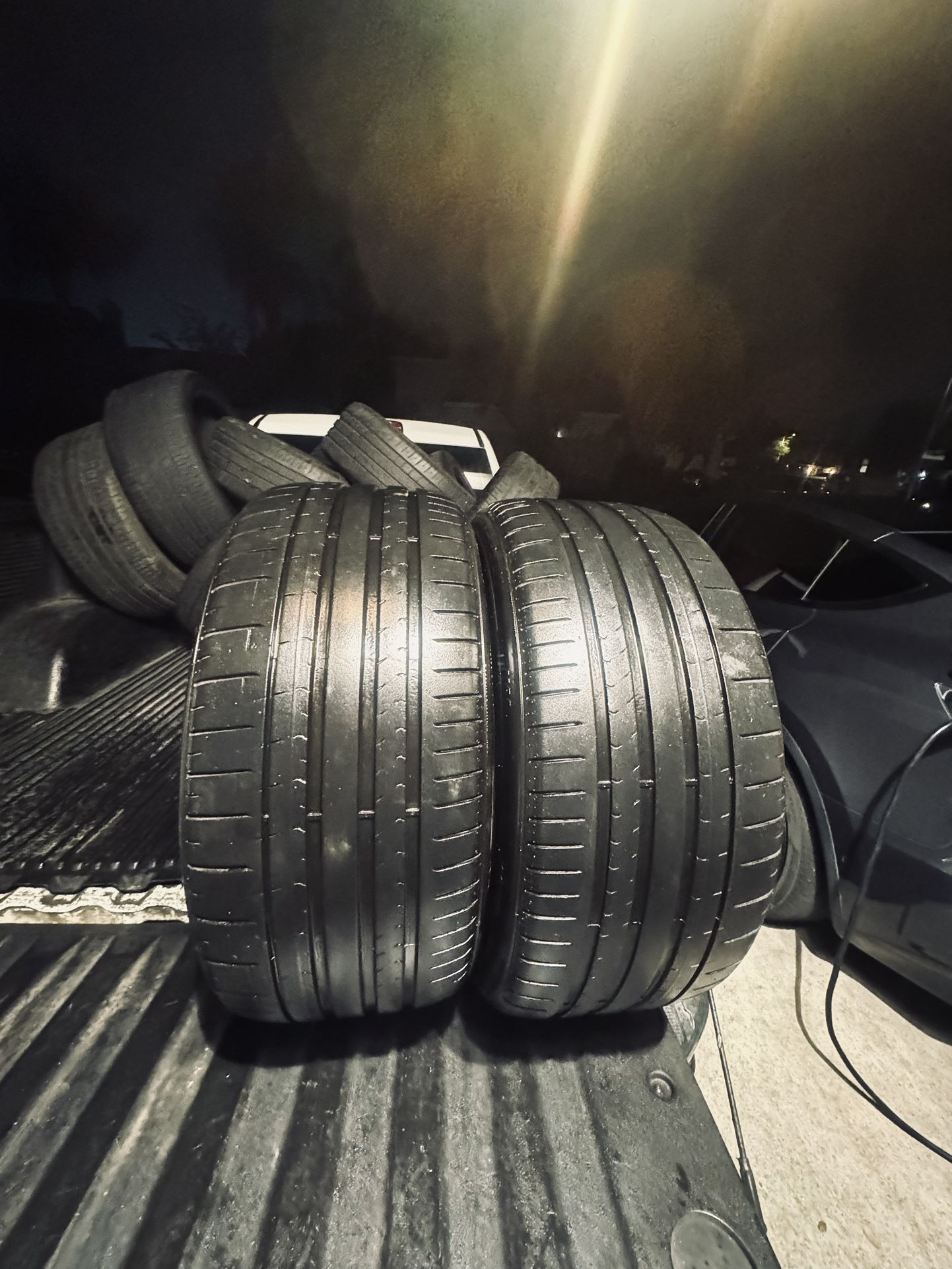 255/35/20 Pirelli Pzero 60%+ Tread (2)