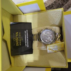 INVICTA WOMENS WATCH. ****(SILVER COLOR)