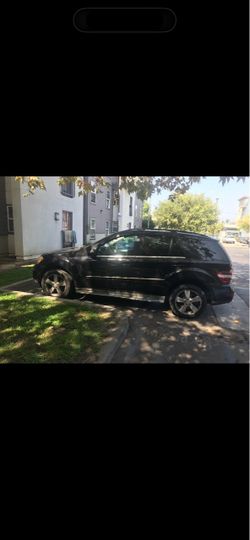 Mercedes-Benz ML-Class SUV Black
