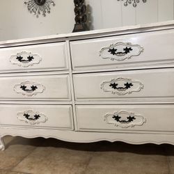 Dresser  Good  Condition 
