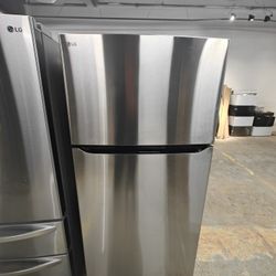 LG 33inch top freezer refrigerator