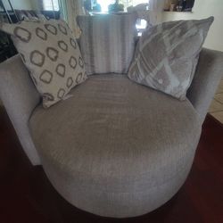 Swivel Accent Chair