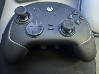 Razer Wolverine V2 Chroma For Xbox