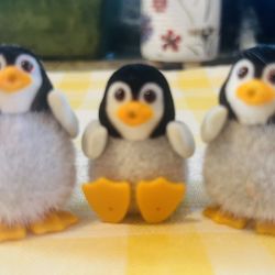 Sylvanian Families Calico critters Fuzzy Penguins Triplets