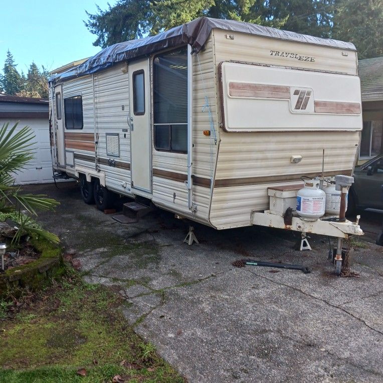 1986 26 Ft Travel Eeze Travel Trailer