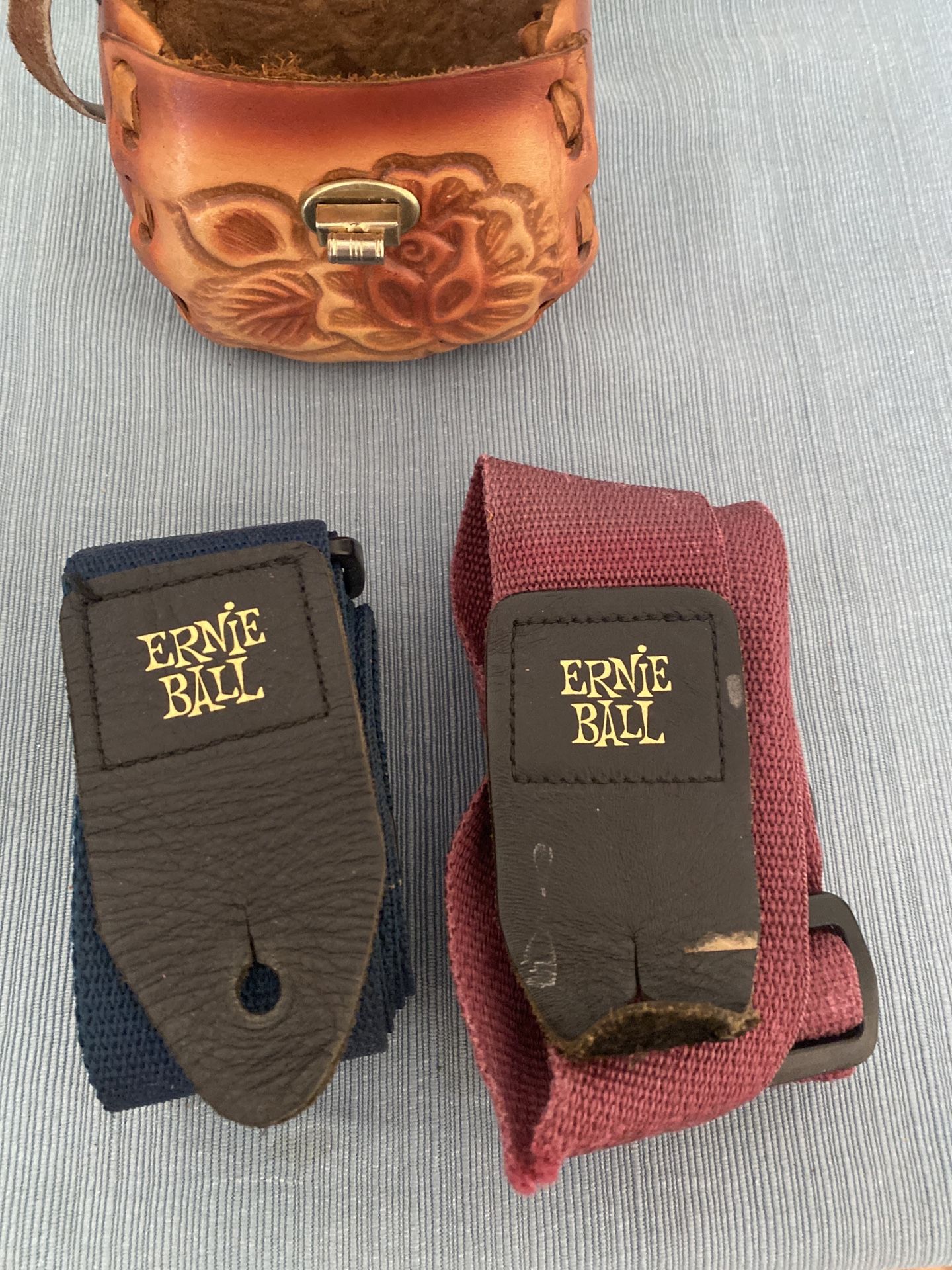 Ernie Ball Guitar Straps + Vintage Leather Pouch