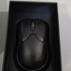 Razer Viper V2 Pro, Open Box, Good Condition 