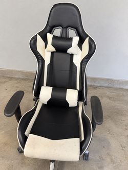 Black & White Gaming Chair – Never Used