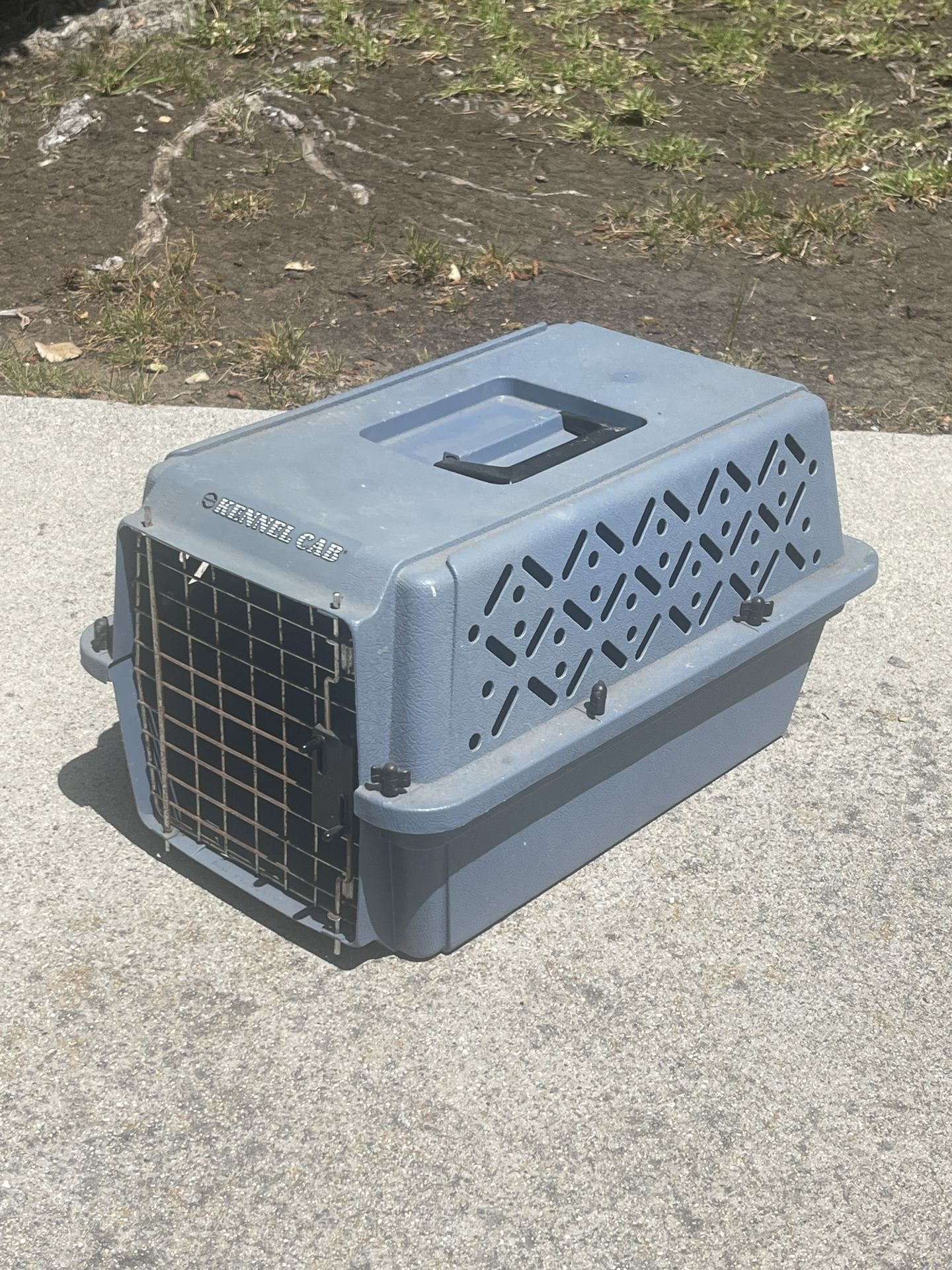 Cat, Dog, Pet Carrier Kennel Cab 18” x 10” x 10”