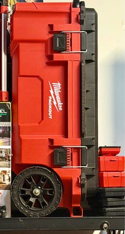 Milwaukee Packout Rolling Tool Box