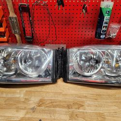 Dodge Ram 1500 Headlights 