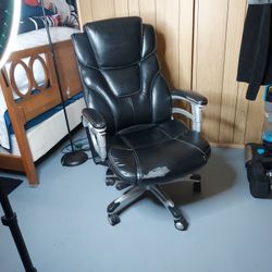 Black Soft Leather In Good Condition Only 35$ 