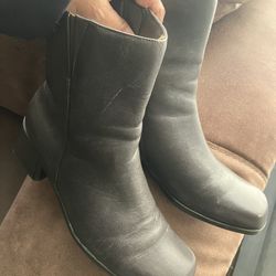 $20, Women’s Boots Size 7.5