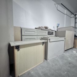 Kitchen Cabinets 