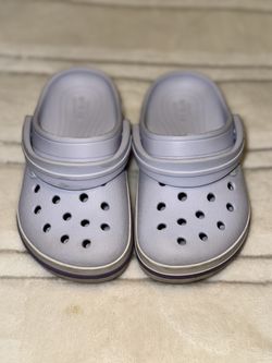 9C Crocs 