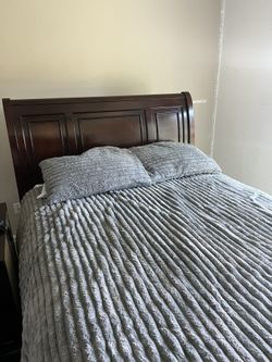Queen Size Bed Frame/set