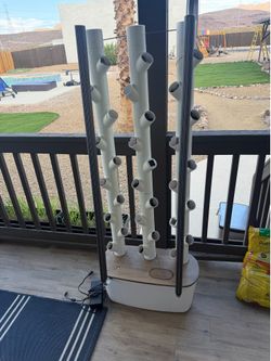 Gardyn smart indoor hydroponic garden