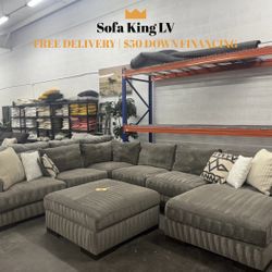 Free Delivery* Like New Large Gray Sectional Sofa w Ottoman! Couch Couched Sectional Gray Grey Ottoman