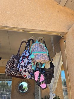 YARD SALE EVERYTHING $1-$5