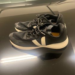 Veja Size 11.5 Us 