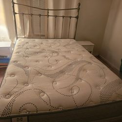 Full Size Mattress with box spring