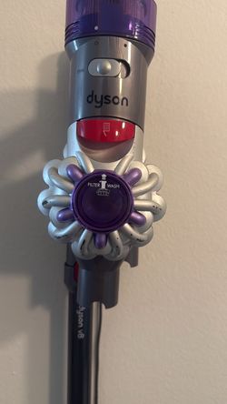 Dyson V8 Animal Cordless Vacuum – Very Good Condition