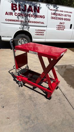 Hydraulic table