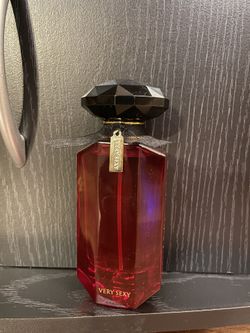 Victoria’s Secret: Very Sexy For Her Perfume