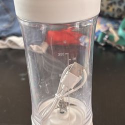 Portable Blender With USB Charger