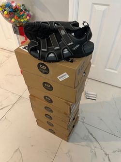 Cycling deal unisex shoes new asking $25 for pair