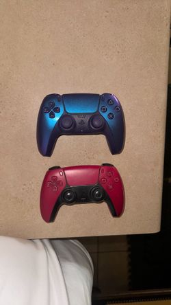 Ps5 controllers (both)