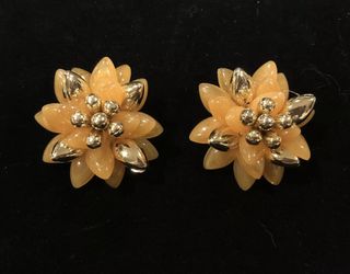 Awesome Vintage earrings