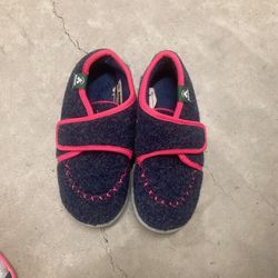 Kamik Girls 12 Slippers