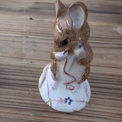 Beatrix Potter No More Twist Tailor Mouse Royal Albert Figurine 1992