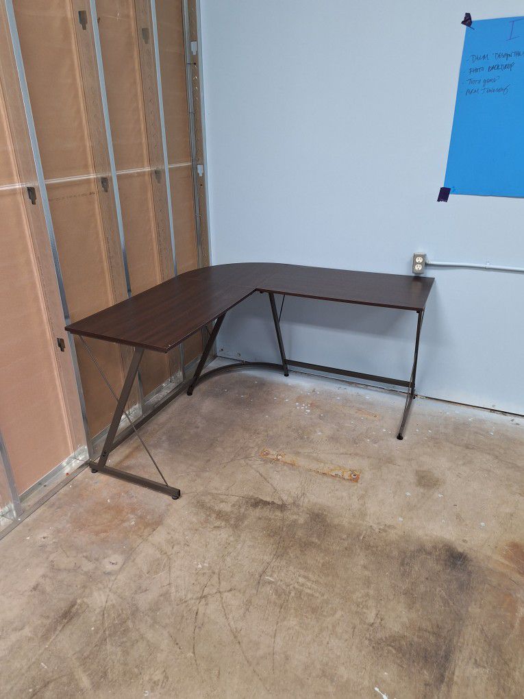  Corner Desk For Sale