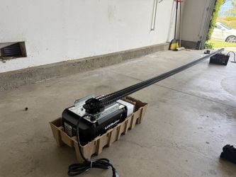 Garage Door Opener liftmaster 2240L