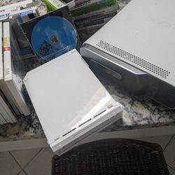 Xbox 360 and Wii console TESTING AVAILABLE in front of u 30 games 4 controllers wired